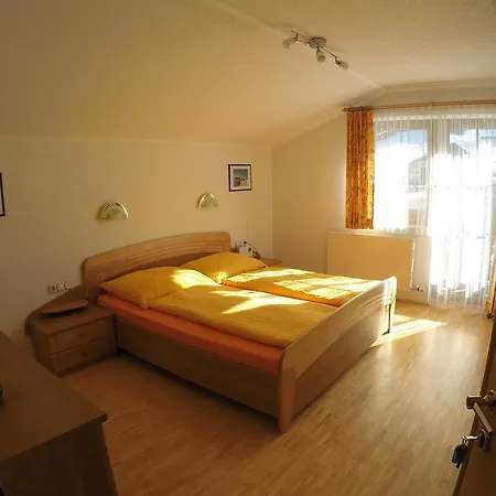 Apartment Gia *
